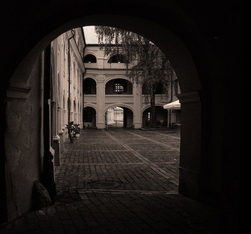 Итальянский дворик . фото превью