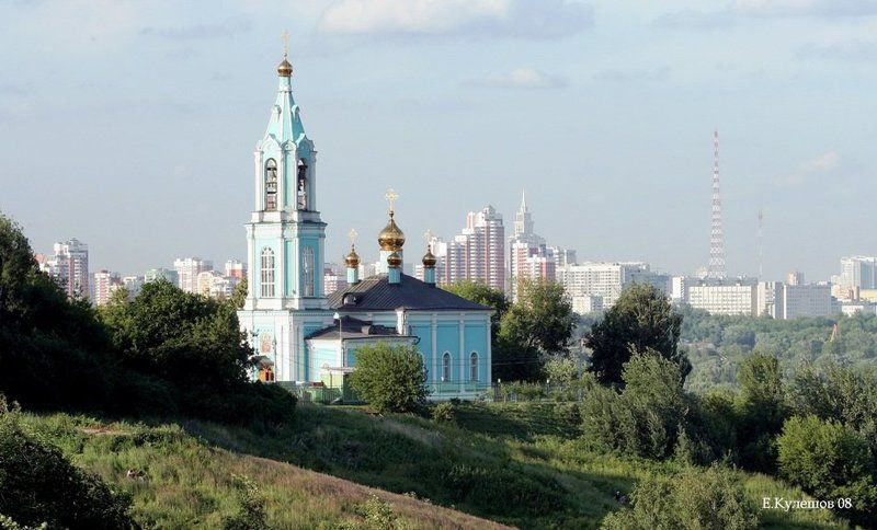город,купола,золото,храм,церковь,кулешов,москва,крылатское На окраине большого города... фото превью