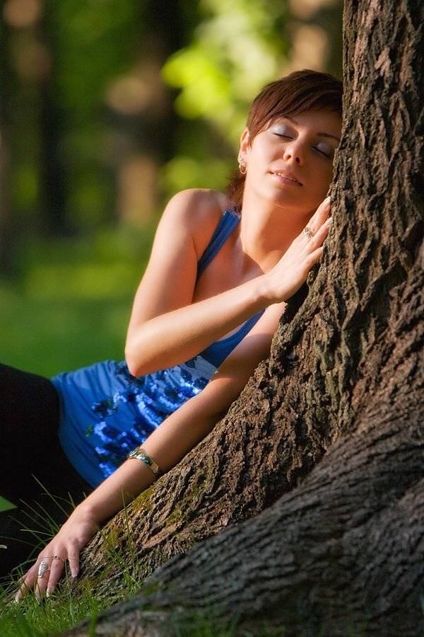 модель, галя, мариинский парк, дерево, Андрей Крепких (Sound Wave)