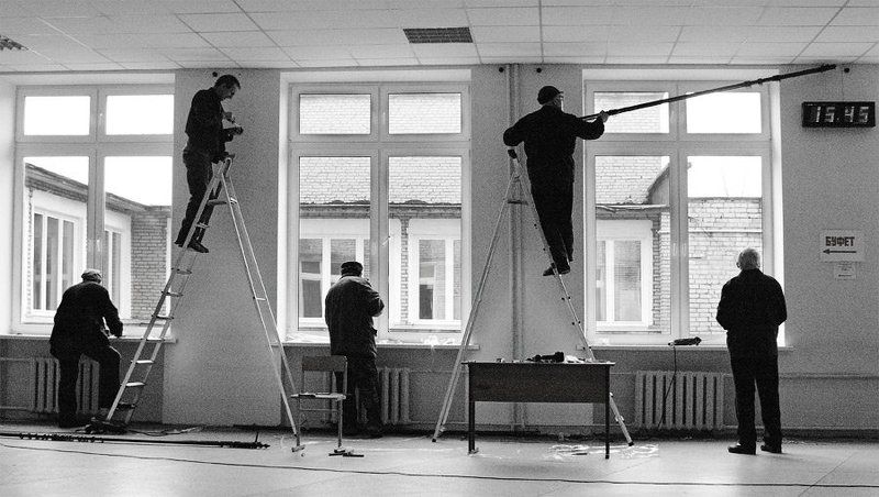 рабочий лестница рабочий лестница рабочий часы К празднику фото превью