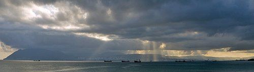 Бухта Новороссийска после грозы