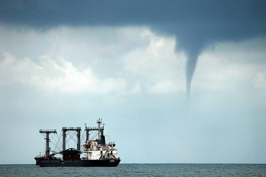 смерч в море, Danil Husainov