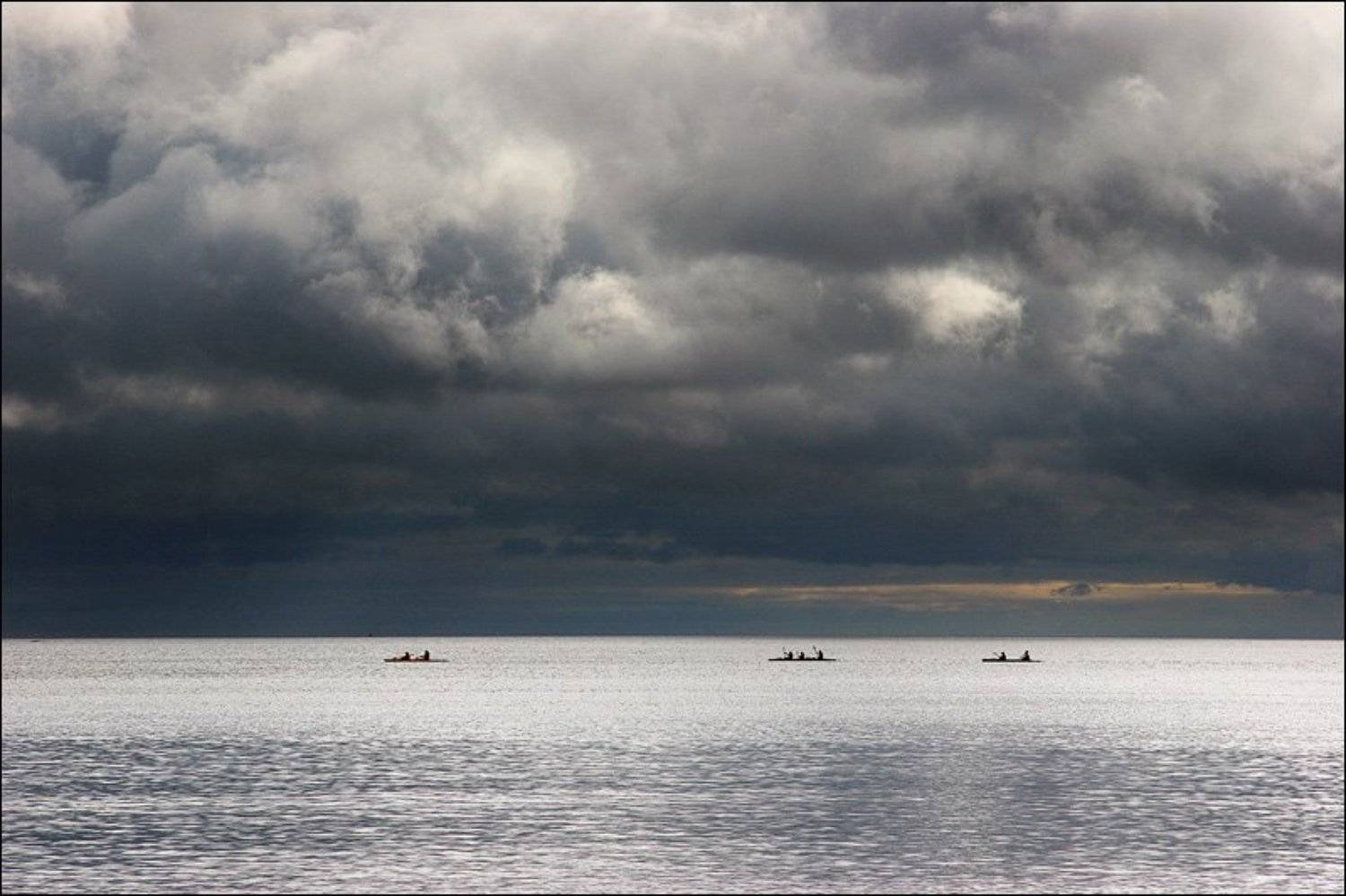 поход, ладога, ладожское, озеро, вода, отражение, рябь, облако, туча, гроза, байдарка, путешествие, dyadyavasya, Дмитрий Шамин
