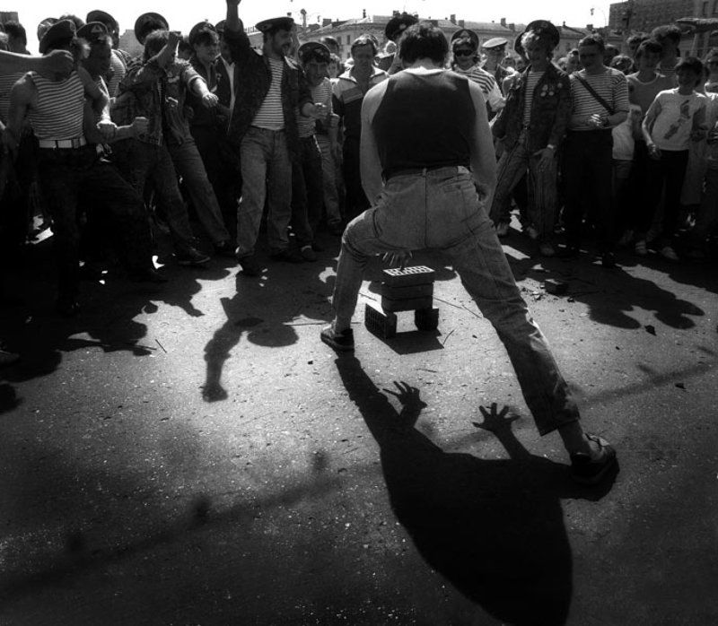 десантники, руки, ноги СОЛДАТСКИЙ  ПРАЗДНИК - 1 фото превью