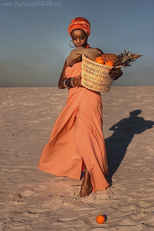 девушка с апельсинами фото превью