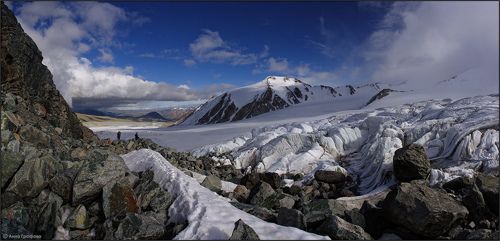 На  леднике Потанина