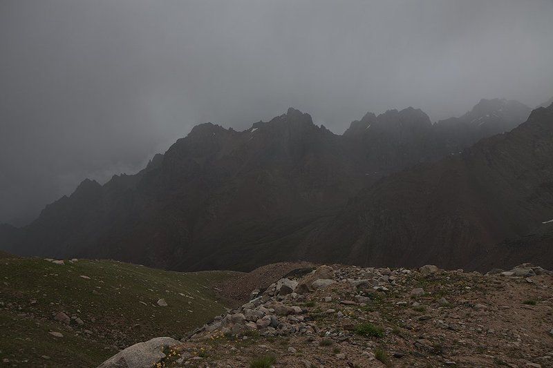 Сумрачные горы. фото превью