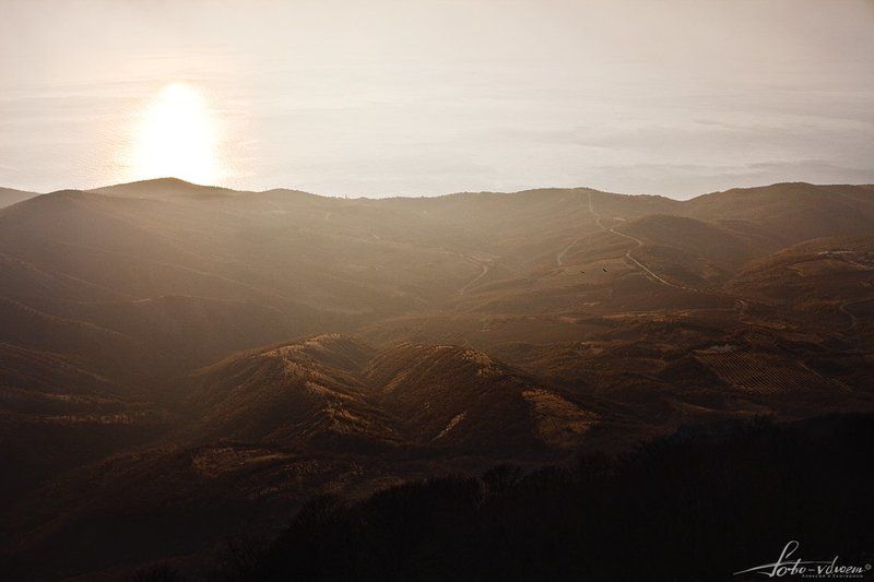 горы, рассвет, плато, демерджи, foto-vdvoem С высоты птичьего полета фото превью