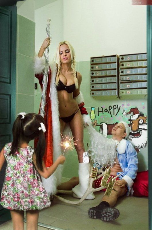 lucas, lucastudio перед дверью Новый Год! фото превью