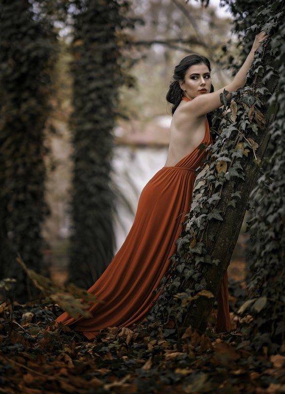 . . . . . #mountainlake #mountains #ootd #blondie #naturelover #nature #fashion #brownhair #outfitoftheday #fashionlover #darkhair #naturephotography #instafashion #brunet #oldtree #fashionstyle #foresttrail #blondedoitbetter #forestvibes #intotheforest # Magda фото превью