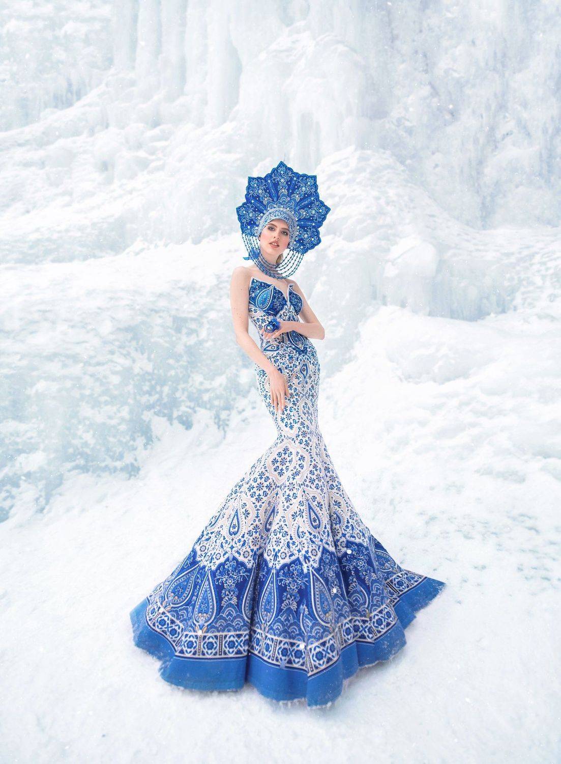 gzhel, russian princess, russian costune, russian, siberia, snow, winter, portrait, snow queen, girl, woman portrait, costume, kokoshnik, кокошник, гжель, костюм, артфотография, артфотограф, сказка, сказочная фотография, женский портрет, портрет, королева, Софья Ознобихина