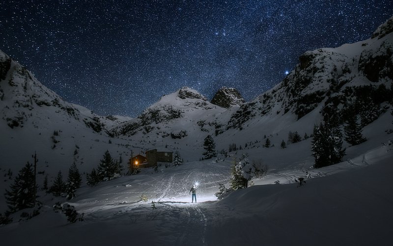 In the embrace of the mountain фото превью