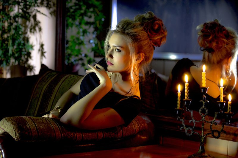 woman, beautiful, beauty, young, fashion, portrait, model, people, hair, blond, blonde, glamour, person, dress, night, lady, face, makeup, red, sensual, retro, happy, style, lingerie, candle holder, romance, evening, reflection, mirror, eyes, lips, jewelr Ожидание фото превью