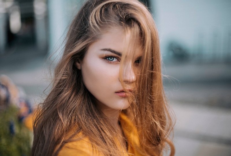 девушка,портрет,улица,волосы,ветер,атмосфера,street street photo portrait Марго фото превью