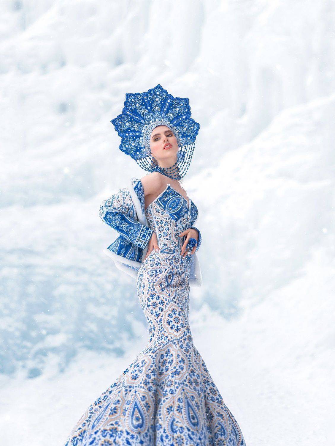 gzhel, russian princess, russian costune, russian, siberia, snow, winter, portrait, snow queen, girl, woman portrait, costume, kokoshnik, кокошник, гжель, костюм, артфотография, артфотограф, сказка, сказочная фотография, женский портрет, портрет, королева, Софья Ознобихина
