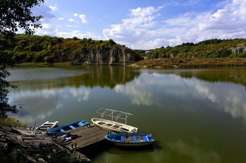 У озера. фото превью