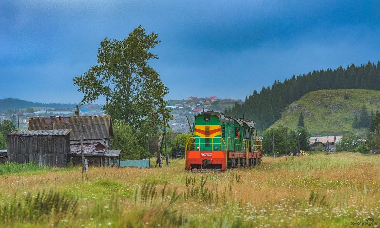 жд,железная дорога,поезд,россия,пейзаж,skrylov,skrylov_official,лето,нязепетрвоск,поле,деревня,ЧМЭ3,корова,пастораль, Сергей Крылов