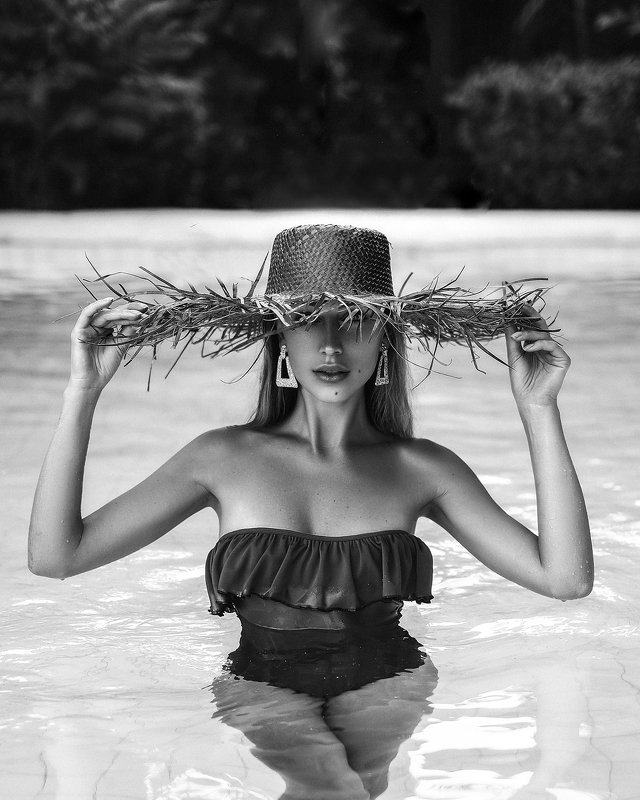 душ, вода, ванная, мокрые волосы, мокрая девушка, девушка в воде, шляпа, бассейн, купальник, вилла, nude, nature, portrait, портрет Альбина фото превью