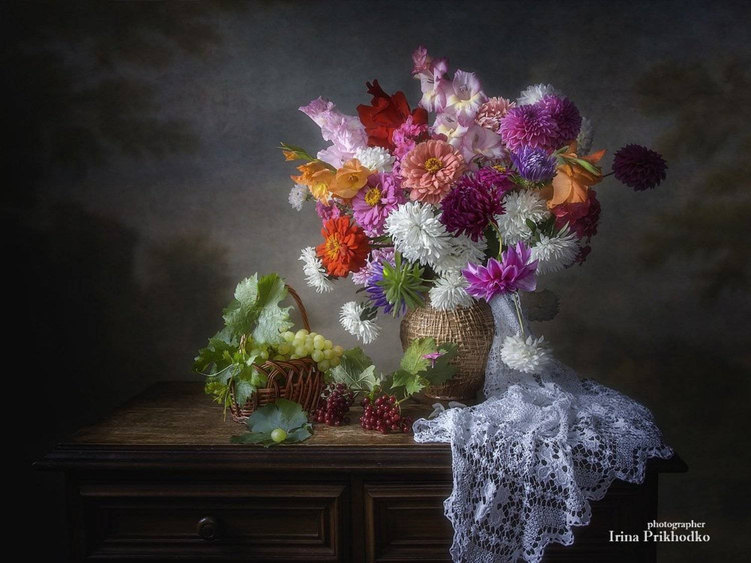 натюрморт, цветочный, винтажный, художественное фото, букет, летние цветы, виноград, Ирина Приходько