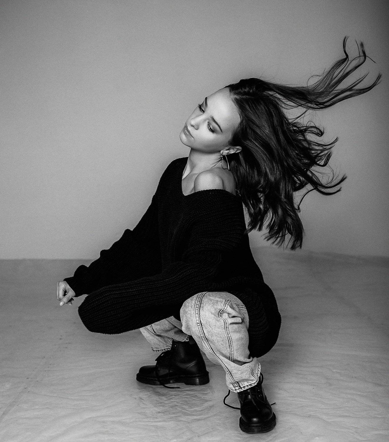 девушка,портрет,фотостудия,волосы,ветер,атмосфера,street bw photo portrait,bw, Светлана