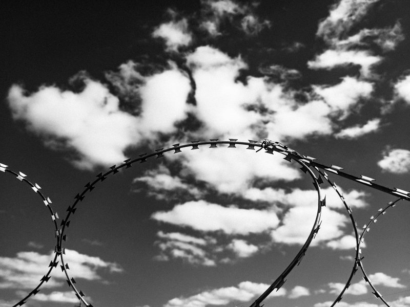 #лучшедома #сидитедома #смотритедома #сквозьдырувмоейголове #чернымчерно Самоизоляция фото превью