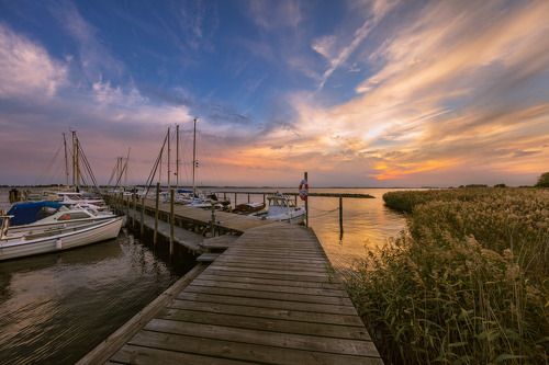 ВЕЧЕР НА ПРИСТАНИ.
