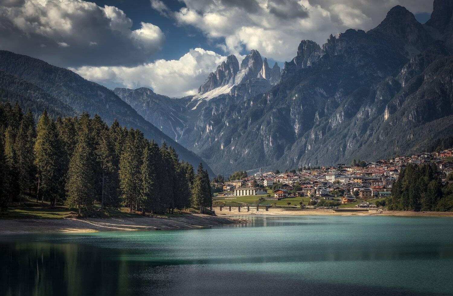 город, горы, озеро, Александр Безмолитвенный