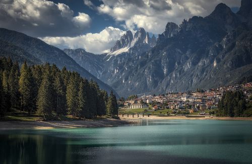 под Альпами