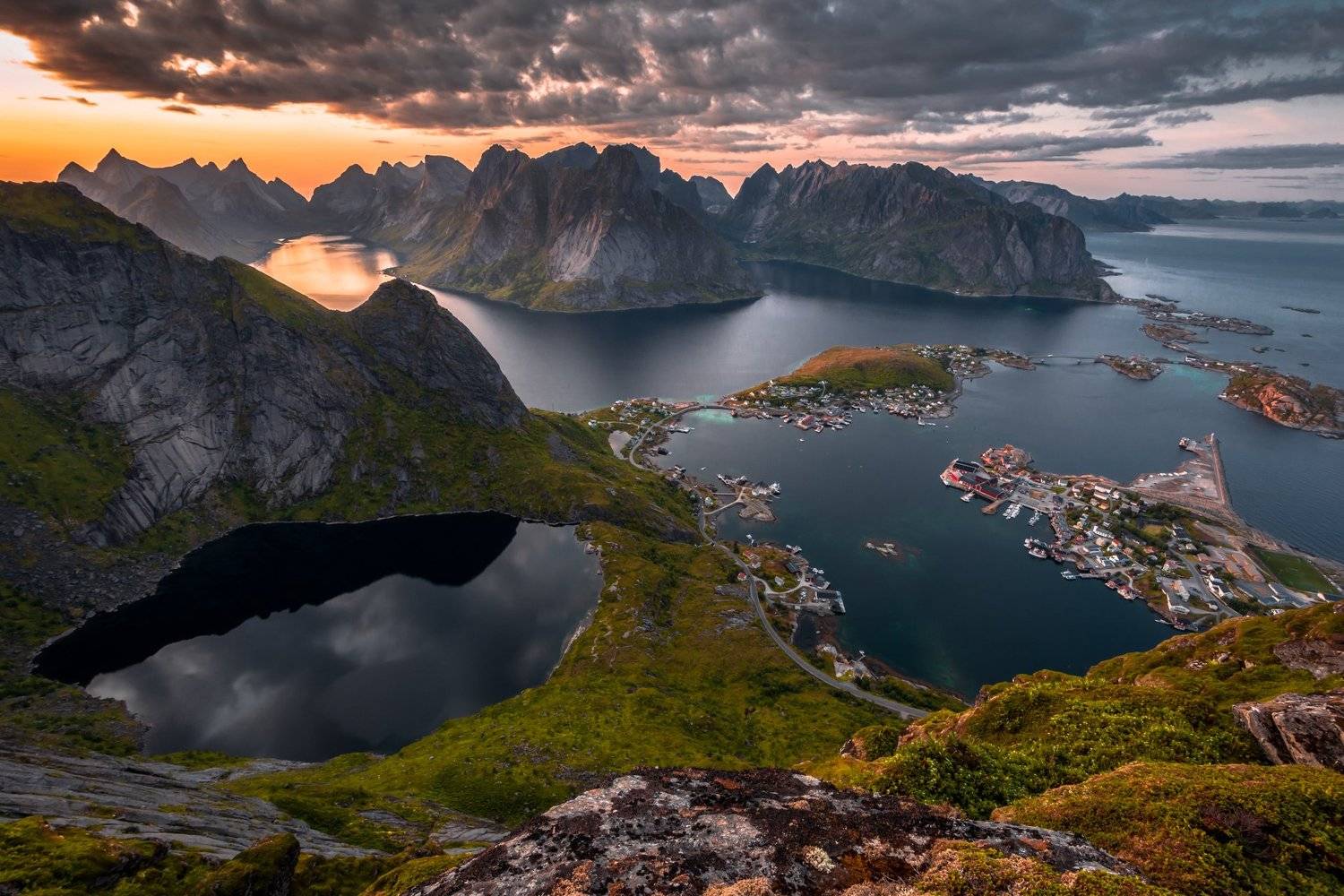 lanscape, sunset, mountains, nature, sea, ocean, water, rocks, village, view, norway, lofoten, Lubo&scaron; Prchal