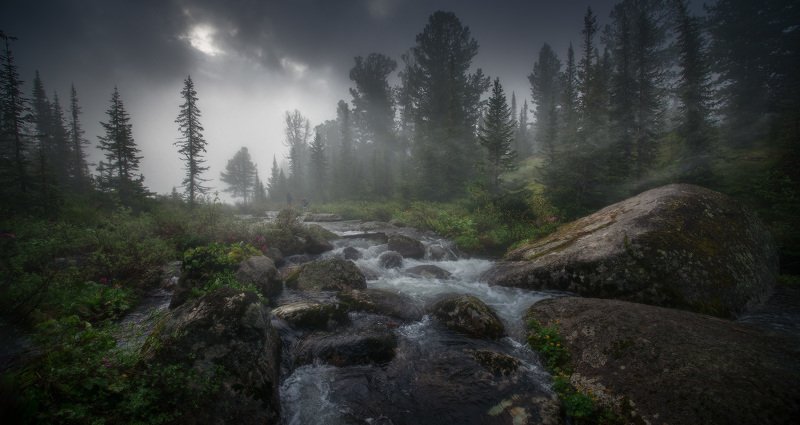 На реке