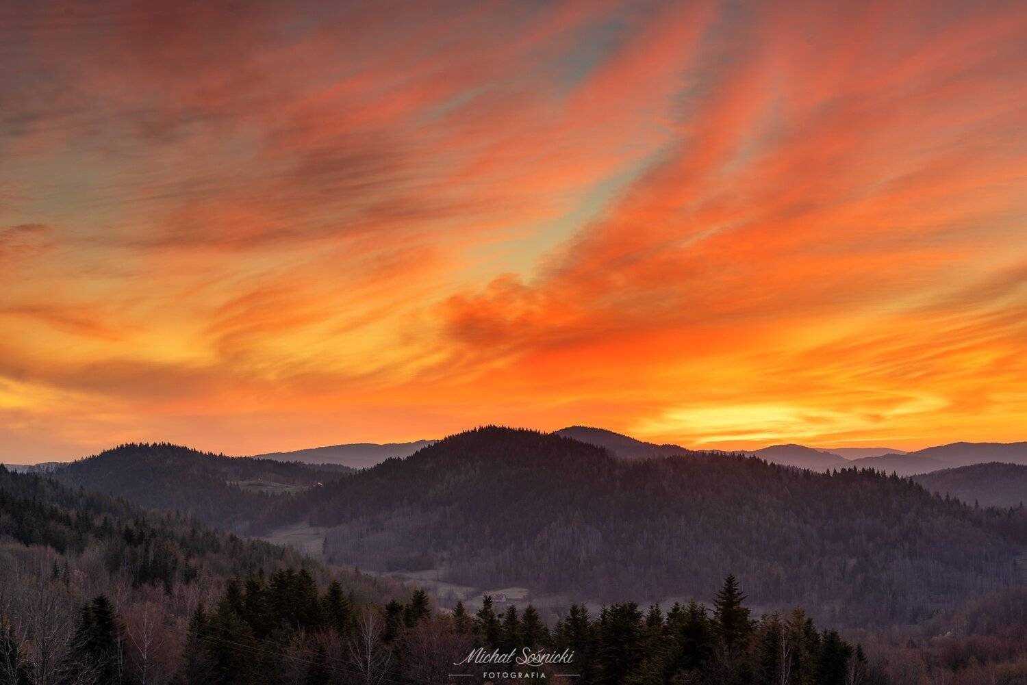Sky is fire.... Автор: Michał Sośnicki #sky #sunrise #color #morning #poland #zawoja #pentax #benro #landscape, Michał Sośnicki