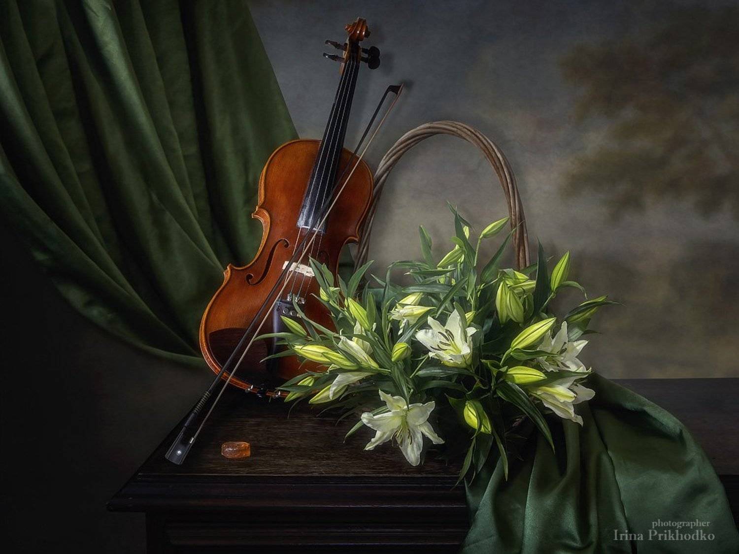 натюрморт, винтажный, ретро, классический, цветочный, букет, лилии, скрипка, Ирина Приходько