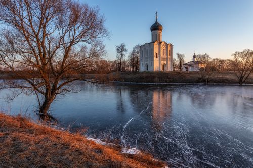 Весенний рассвет в Боголюбово.
