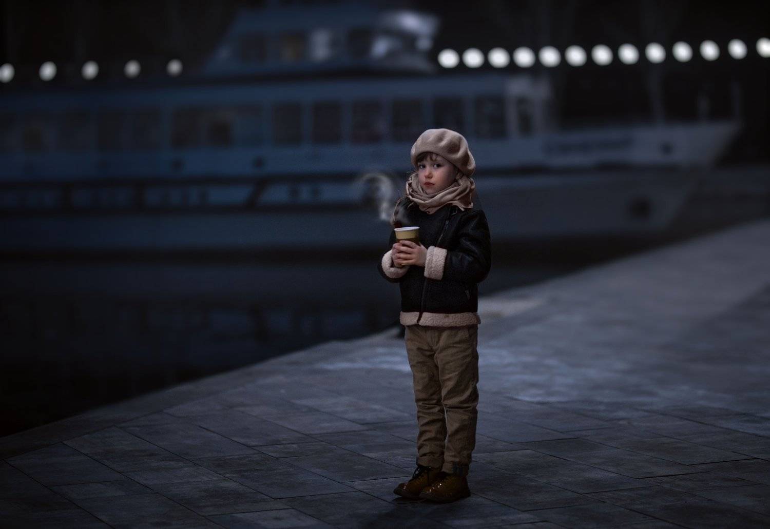 девочка, детство, вечер, порт, чай, зябко, сумерки, вода, корабль, речка, Марина Еленчук