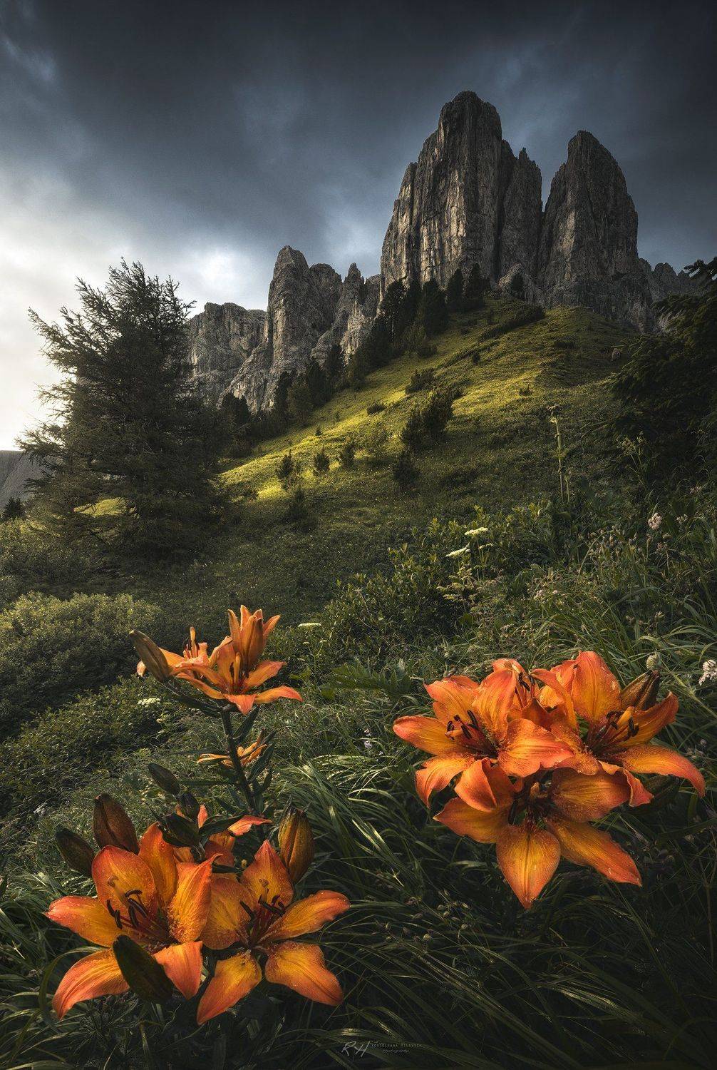 #landscape #mountains #dolomites #italy #sunrise #darkmood, Roksolyana Hilevych