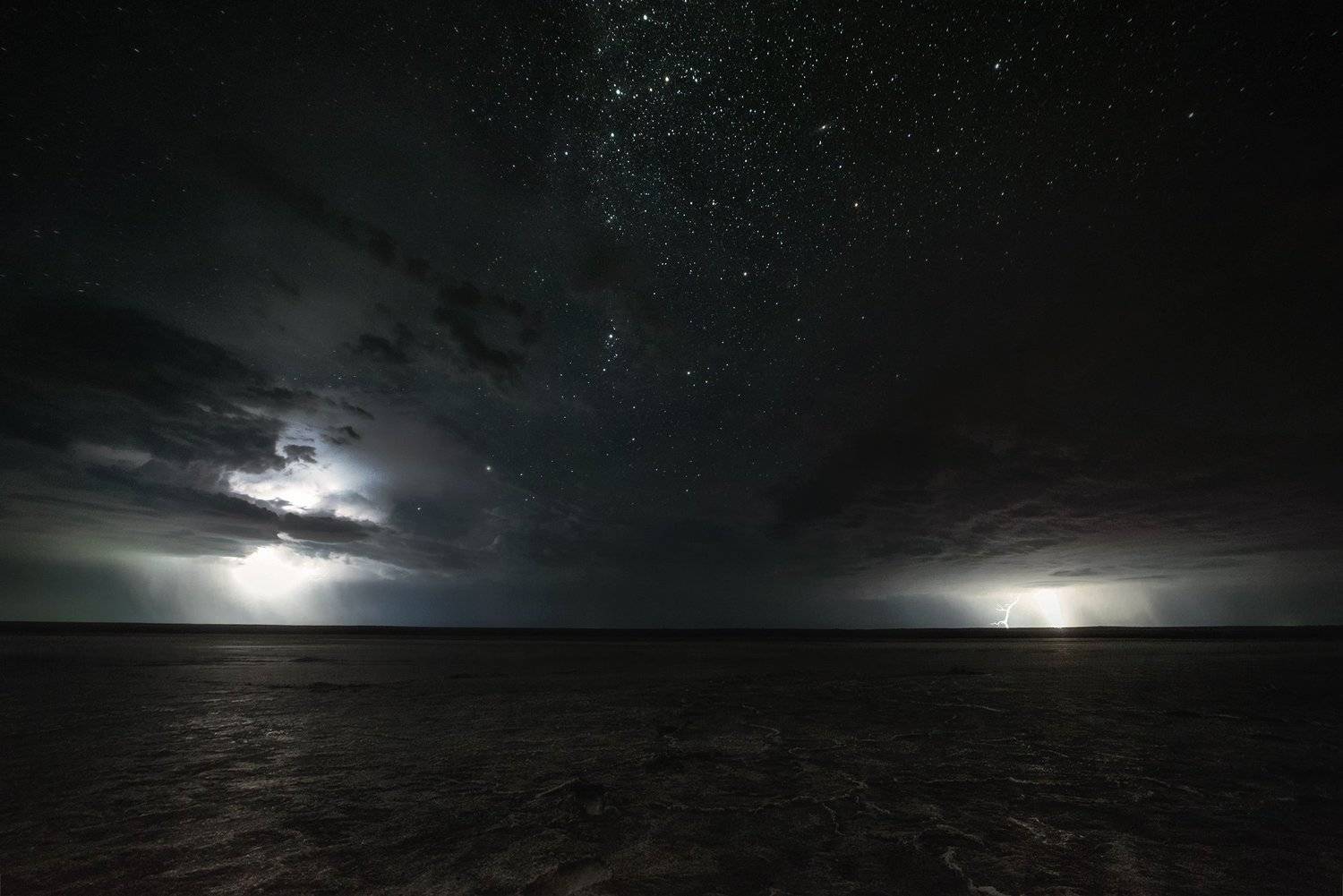 ночь, гроза, звезды, небо, Эльтон, пейзаж, астрофото, night, nightscape, rain, Роман Склейнов