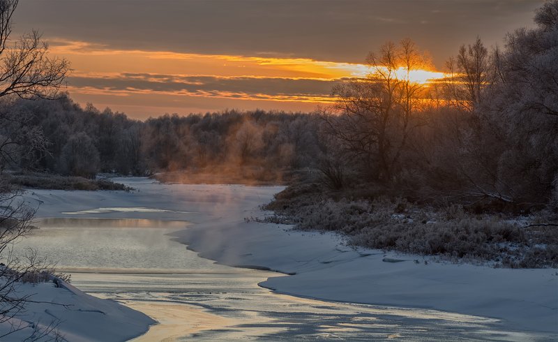 река, лёд, солнце, протока, вода,  туман, Протока Иртыша.. фото превью