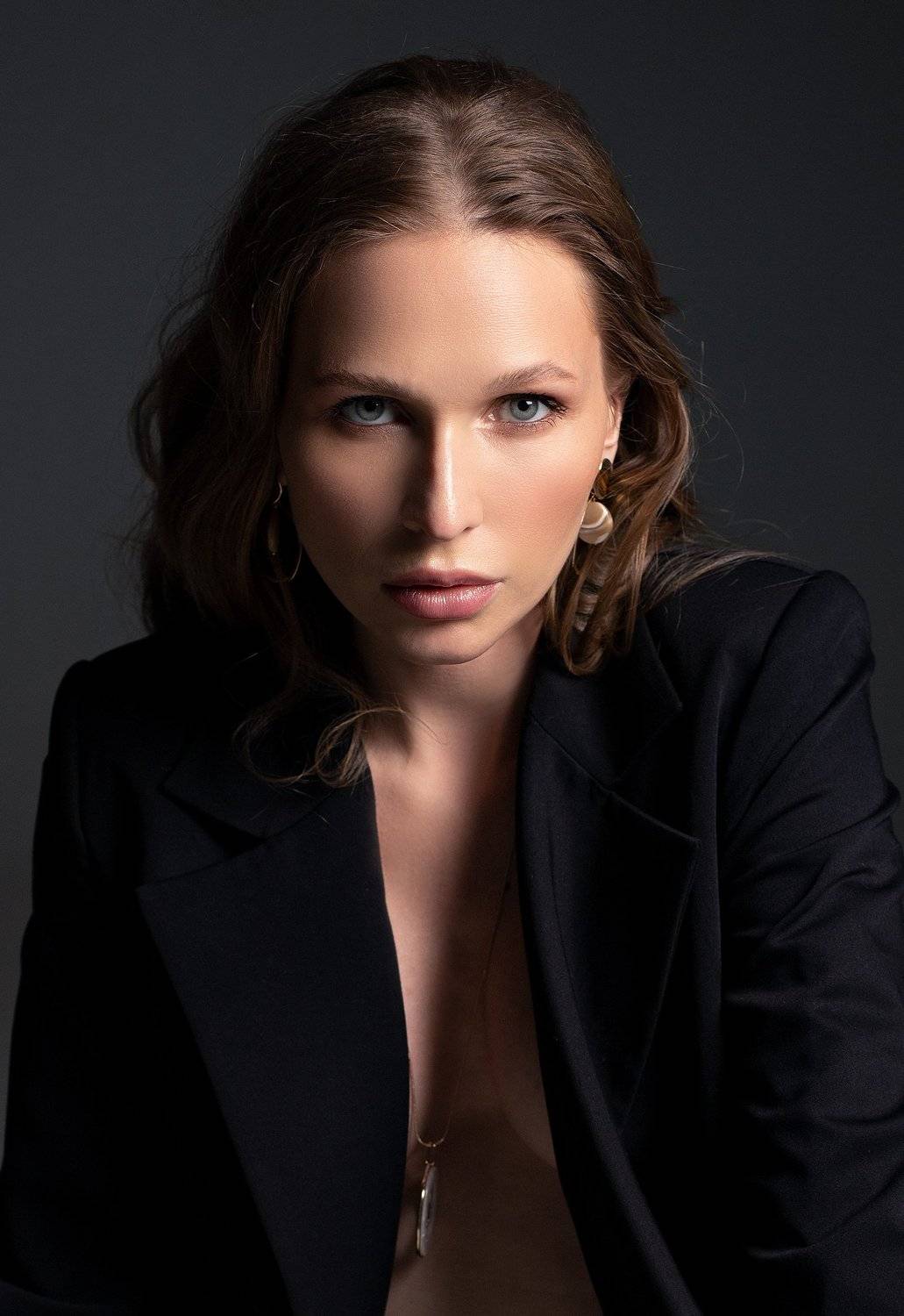 женский портрет, шикарная, красотка. девушка, фэшн, pretty woman, fashion, adult, lips, portrait, girl, attractive, pretty, model, hair, beautiful, natural, female, smile, beauty, studio, lady, elegance, glamour, curly, elegant,, Мелана Романова