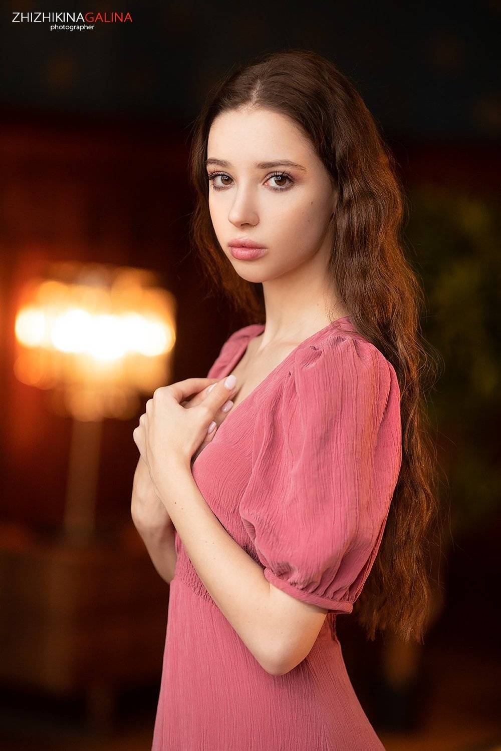 девушка, портрет, лицо, красивая, руки, прикосновение, взгляд, girl, face, portrait, beauty, model, Галина Жижикина