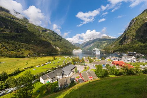 ПОРТ ГЕЙРАНГЕР ФЬОРДА. НОРВЕГИЯ.