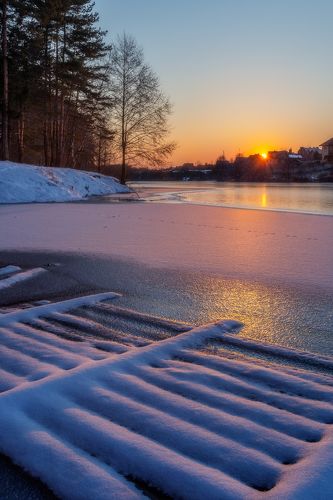Вмерзший плот