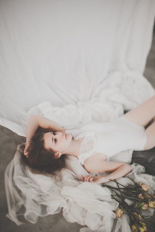 a kind of white фото превью