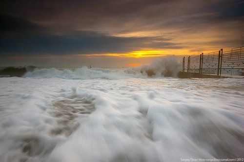 Шторм в Ялте