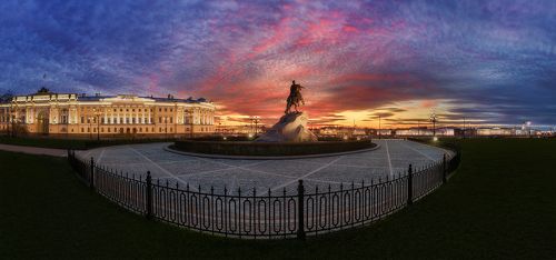 Весенний закат у медного всадника