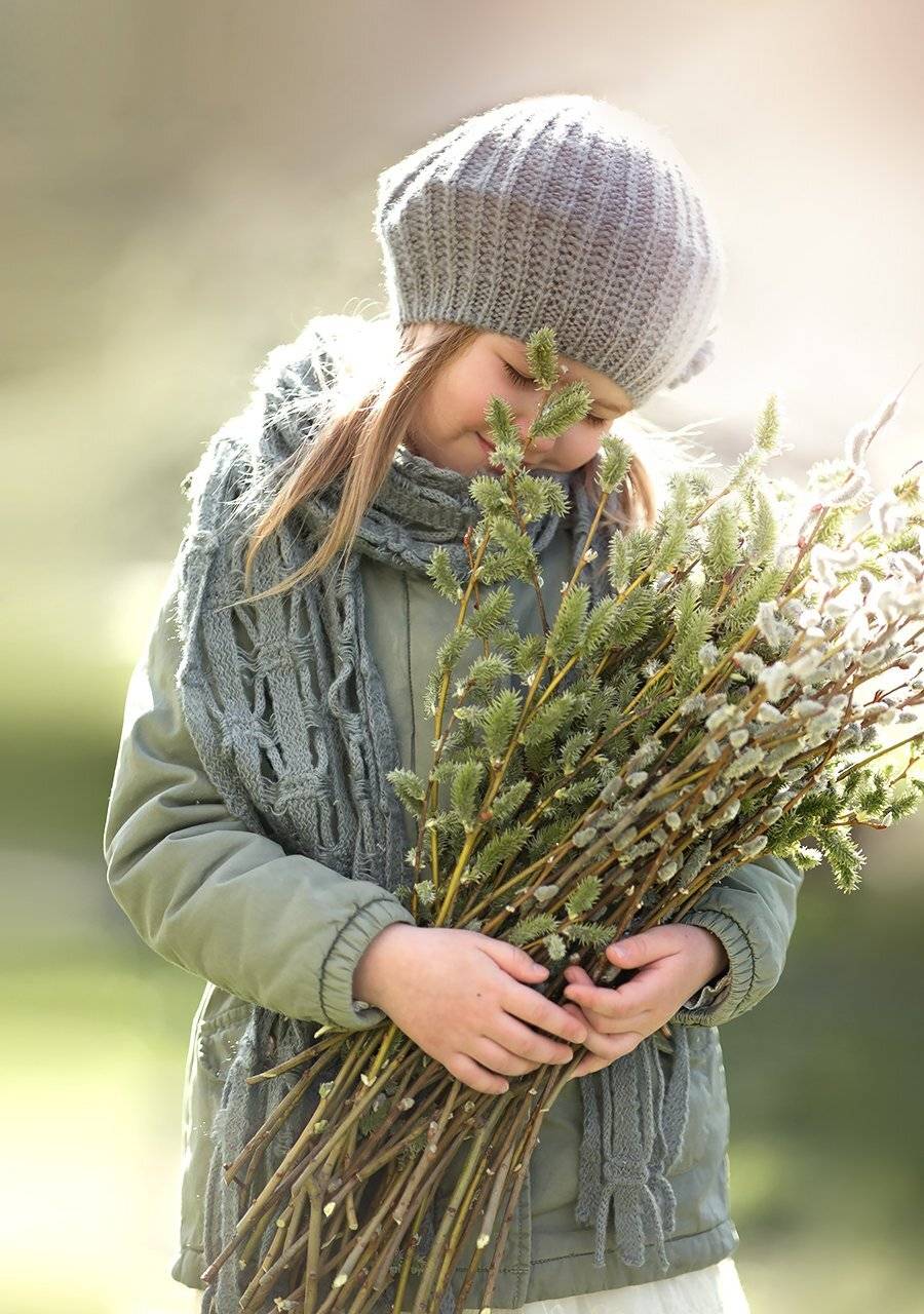 девочка, верба, вербное, детская фотосессия, семейная фотосессия, семейный фотограф, детский фотограф, обучение фотографии, уроки фотографии, обучение ретуши, конторой свет, теплая обработка, дети, семья, фотошкола, Валерия Мороз фотограф, портрет, , Валерия Мороз