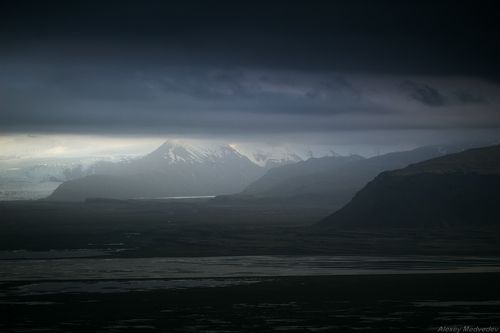 Под тяжелым небом