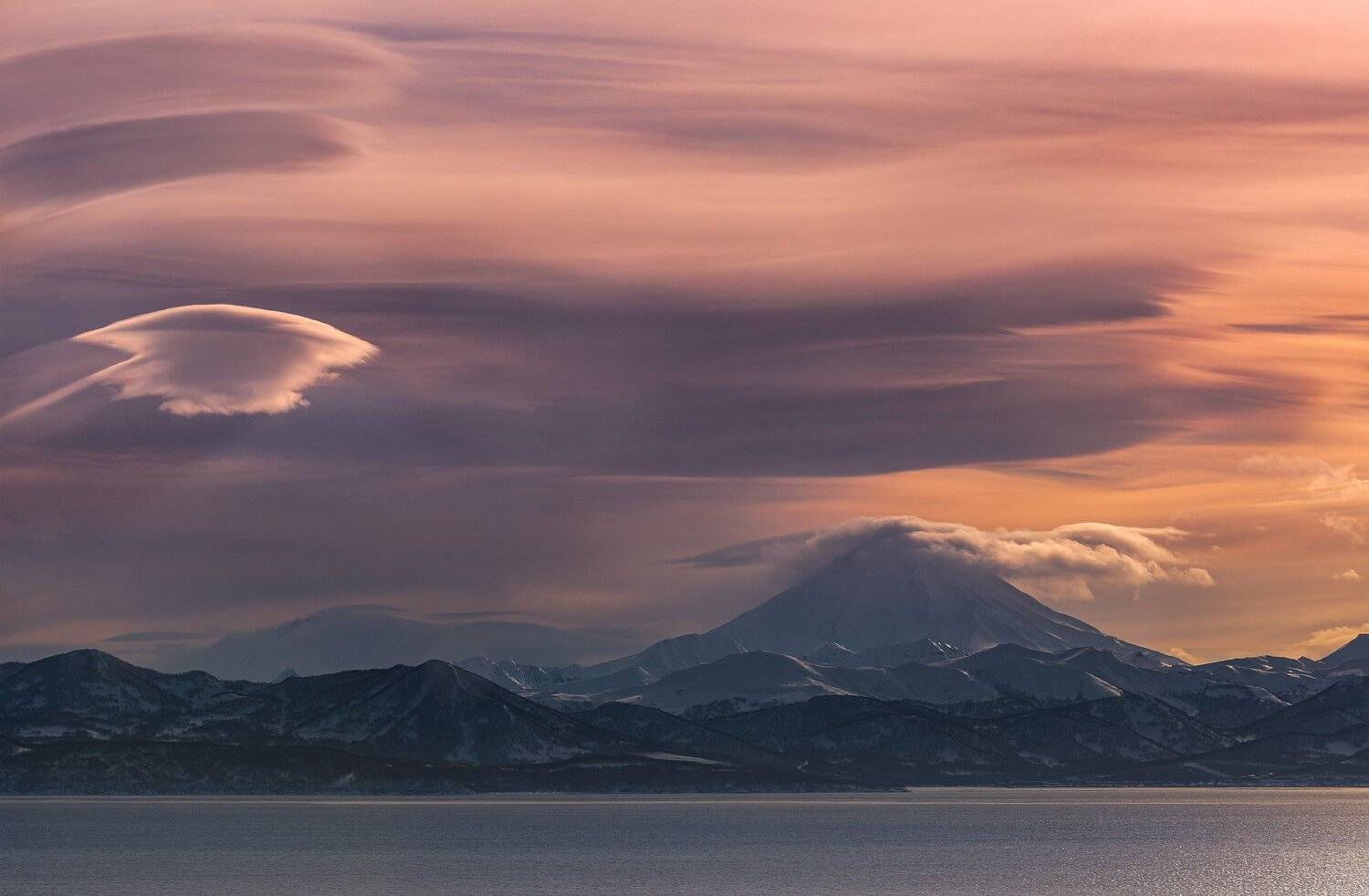 Камчатка, вулкан, бухта, закат, Александр Максин