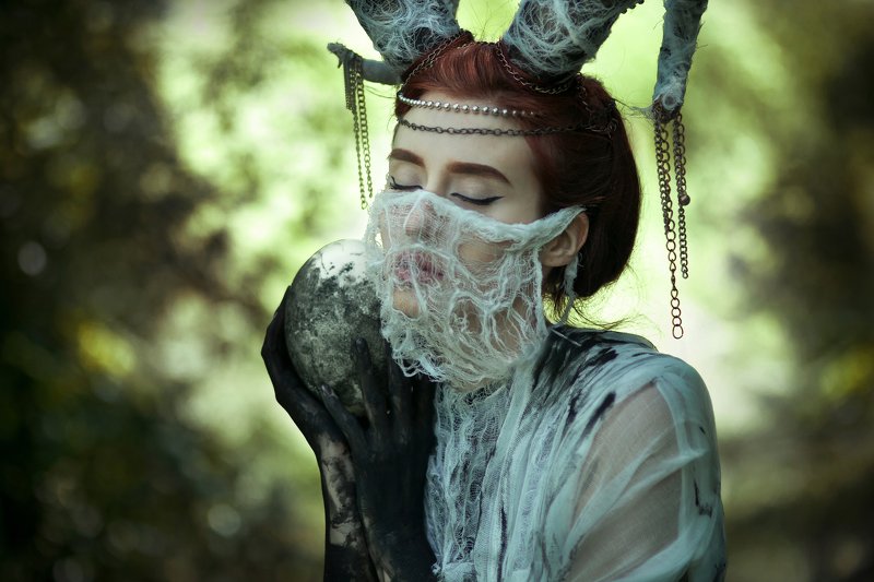 рога, девушка, краска Валерия фото превью