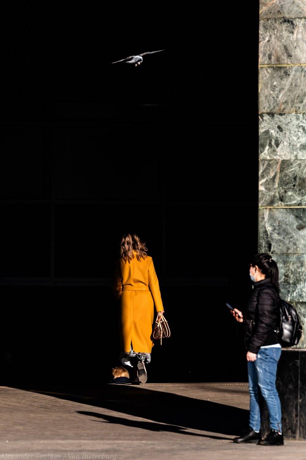 стрит, улица, город, человек, люди, цвет, желтый, street, street photography, urban,city, streetphoto, people, , АлександрТутаев