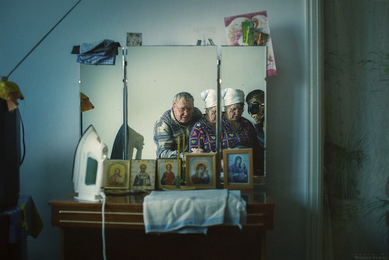 бабушка, дедушка, вещи, икона, утюг, зеркало О чем говорят вещи? фото превью